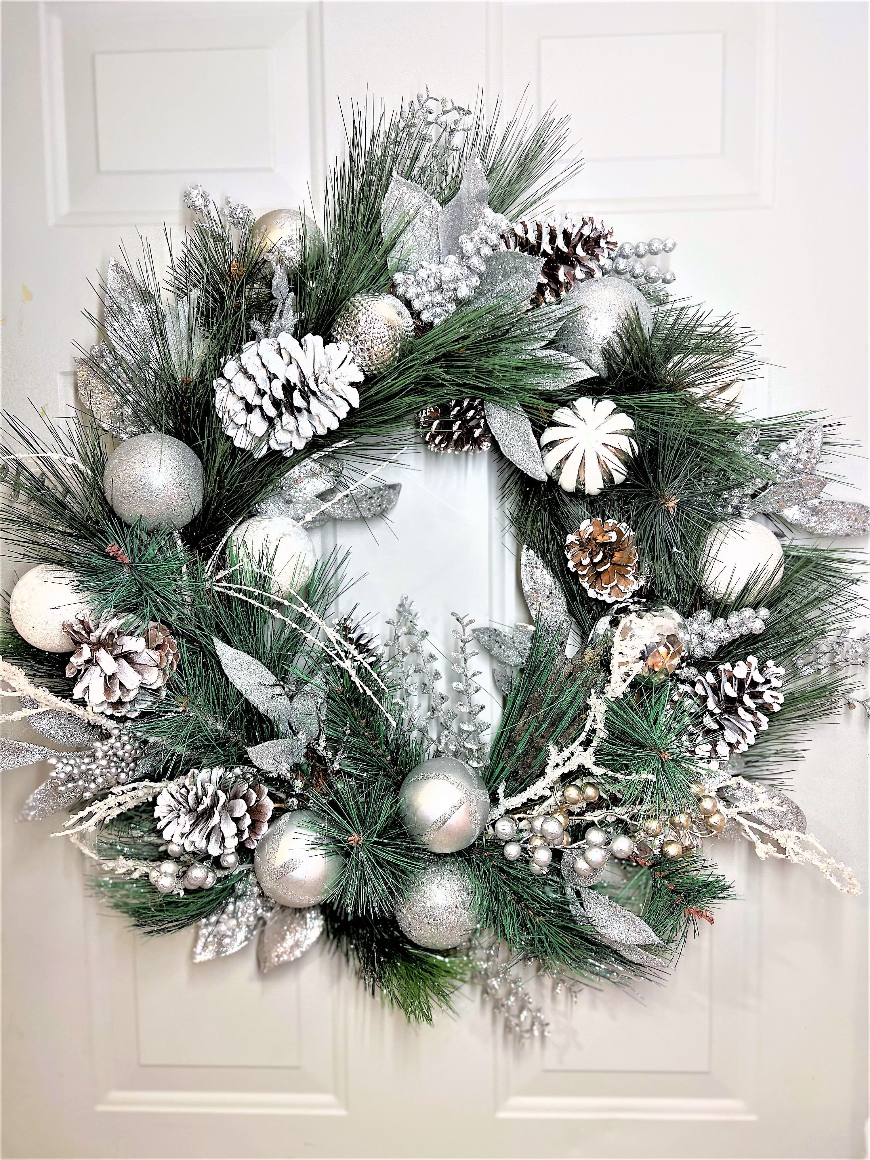 White/Silver Wreath 26"